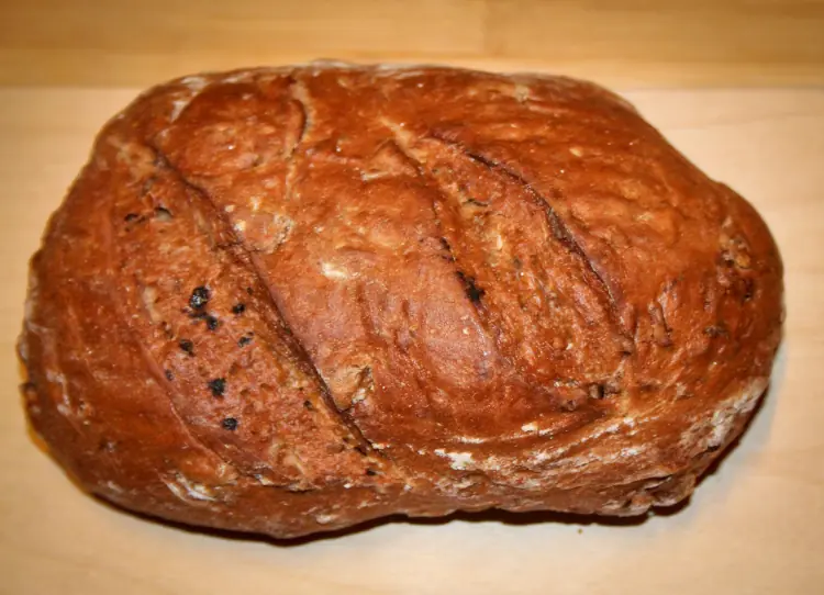 Brot mit Pillnitzer Große Walnuss